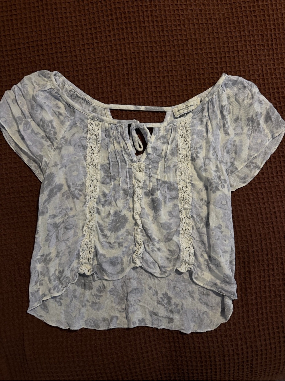 Vintage Abercrombie Light Blue Grey Floral Lace-Trim Women's Top